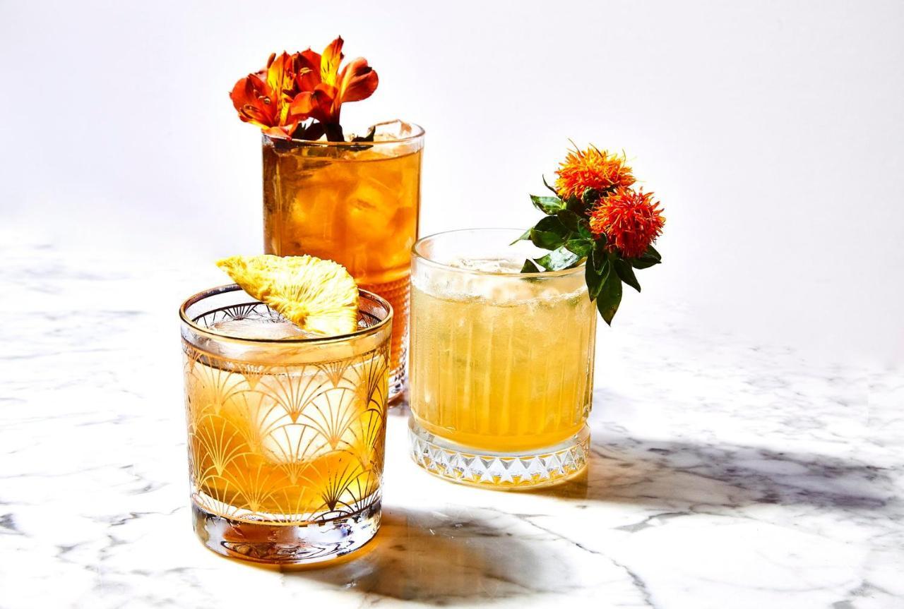 Abesq Doha Hotel And Residences, An Ihg Hotel Exterior photo Three Old Fashioned cocktails