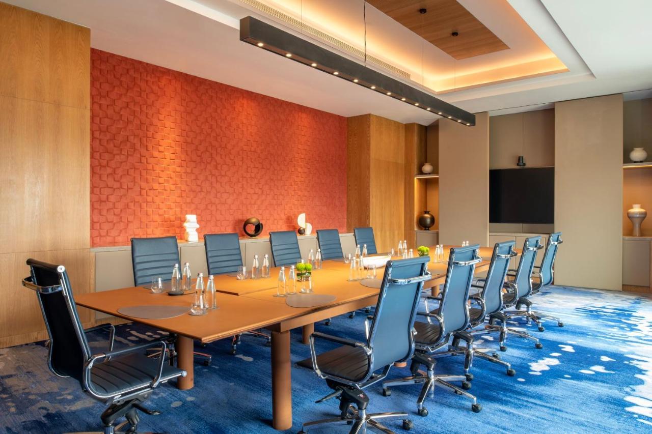 Abesq Doha Hotel And Residences, An Ihg Hotel Exterior photo Meeting room