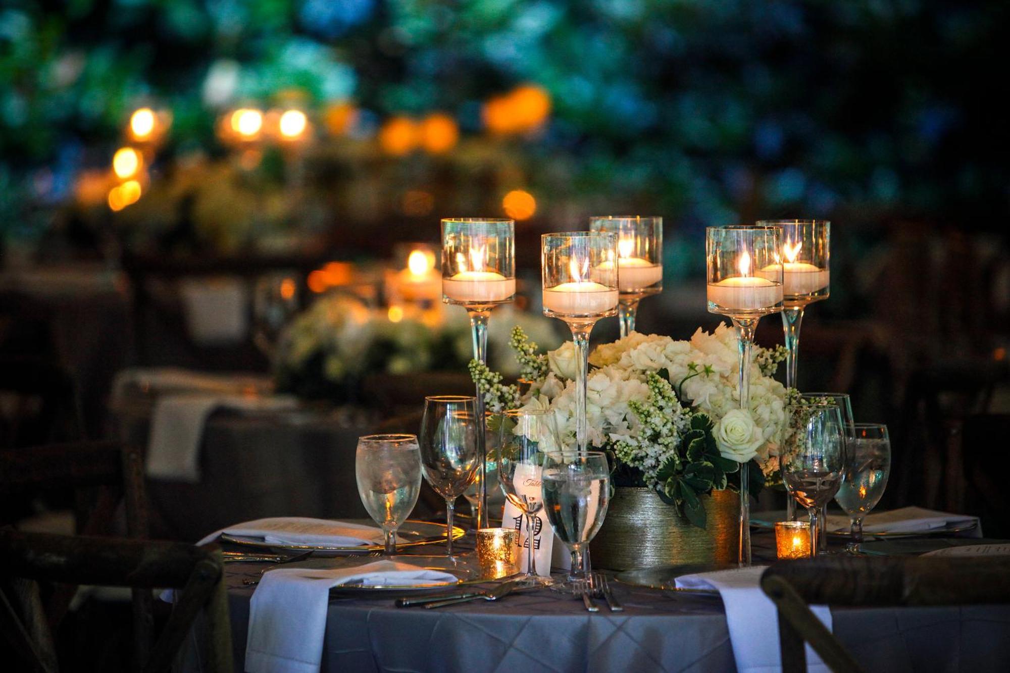 Abesq Doha Hotel And Residences, An Ihg Hotel Exterior photo A table at a wedding reception