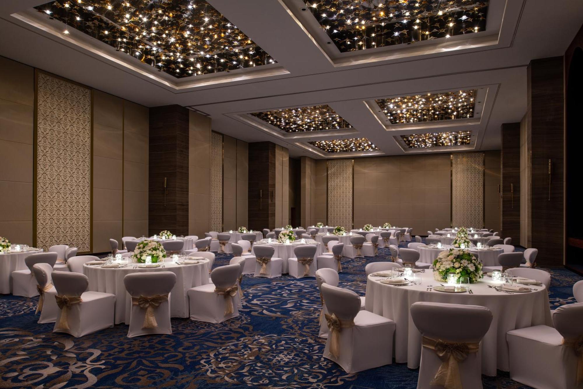 Abesq Doha Hotel And Residences, An Ihg Hotel Exterior photo The ballroom