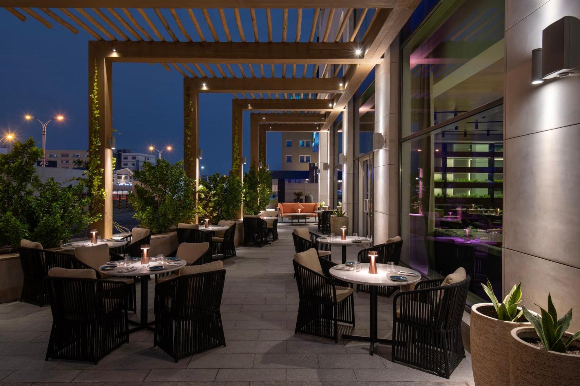 Abesq Doha Hotel And Residences, An Ihg Hotel Exterior photo The Terrace
