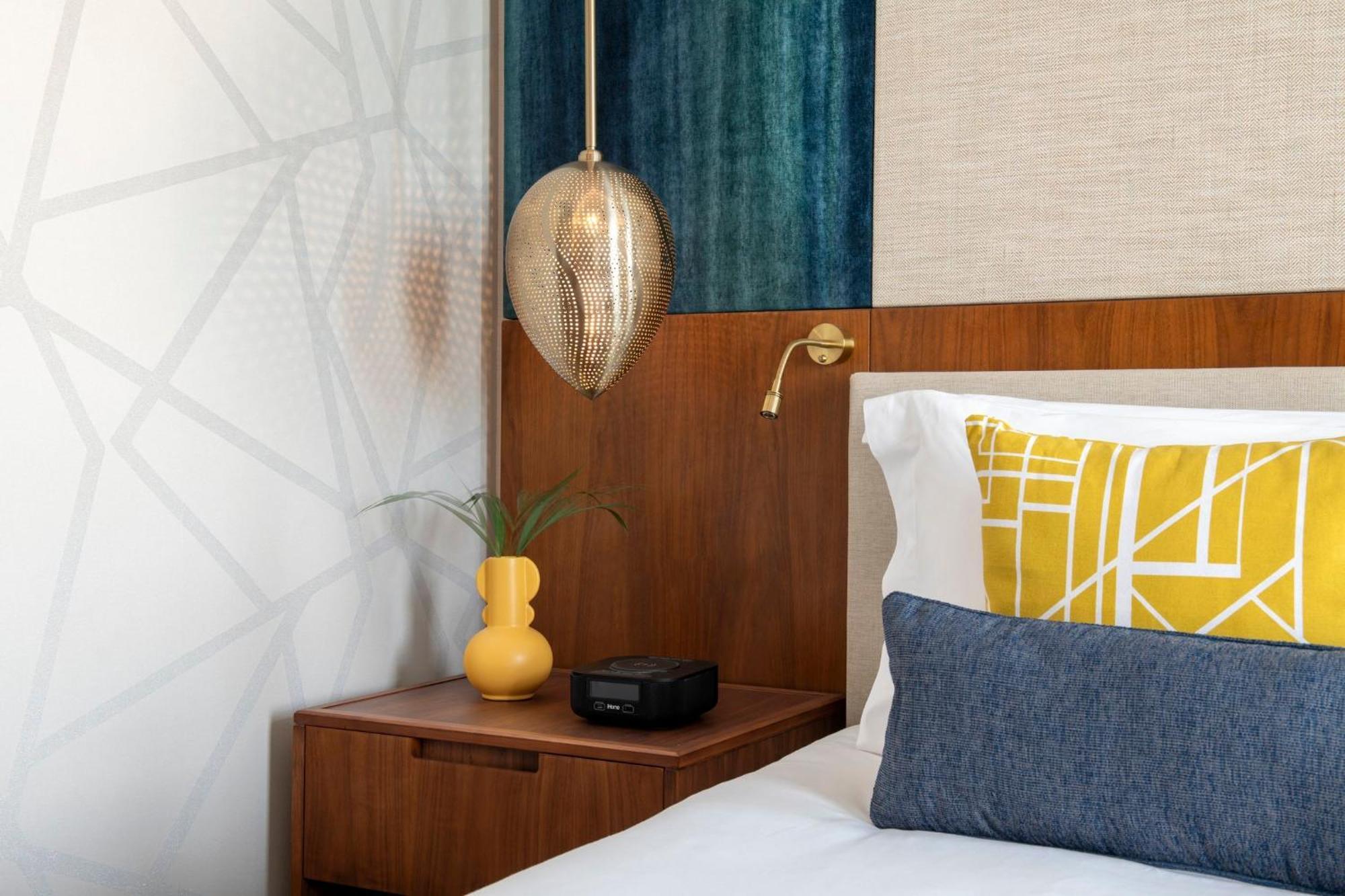 Abesq Doha Hotel And Residences, An Ihg Hotel Exterior photo A bedroom at the hotel